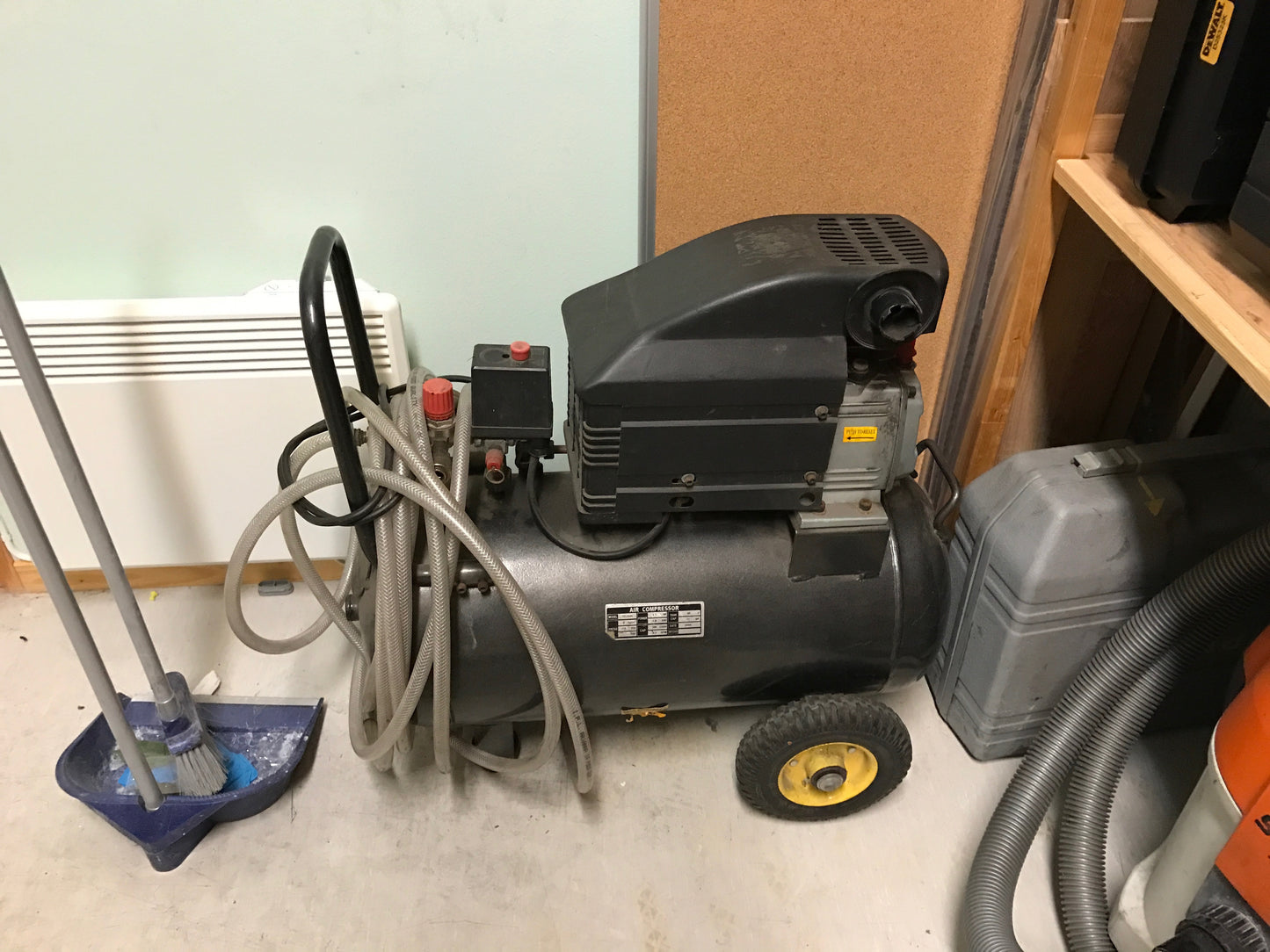 Large Air Compressor for nail guns - Tool Rental - Bergen